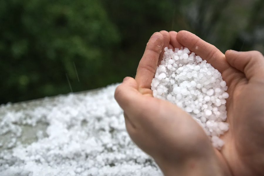 橢圓形冰雹的形成過程施怎么樣的？